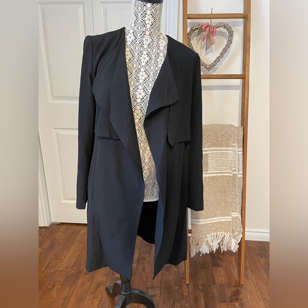 Long black blazer-jacket